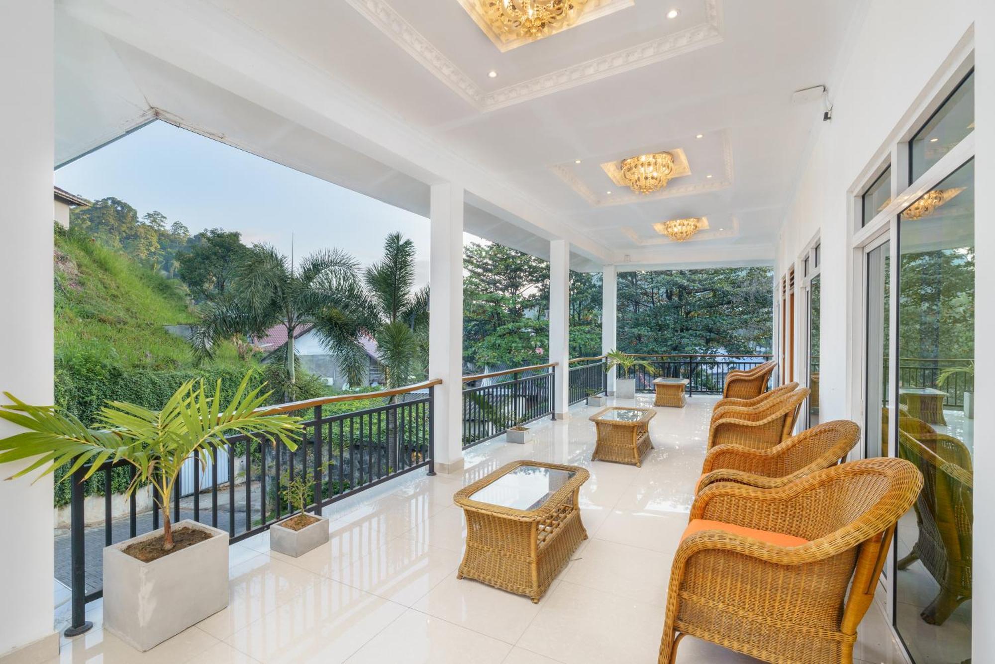 Hotel Travellers Nest Kandy Exterior foto