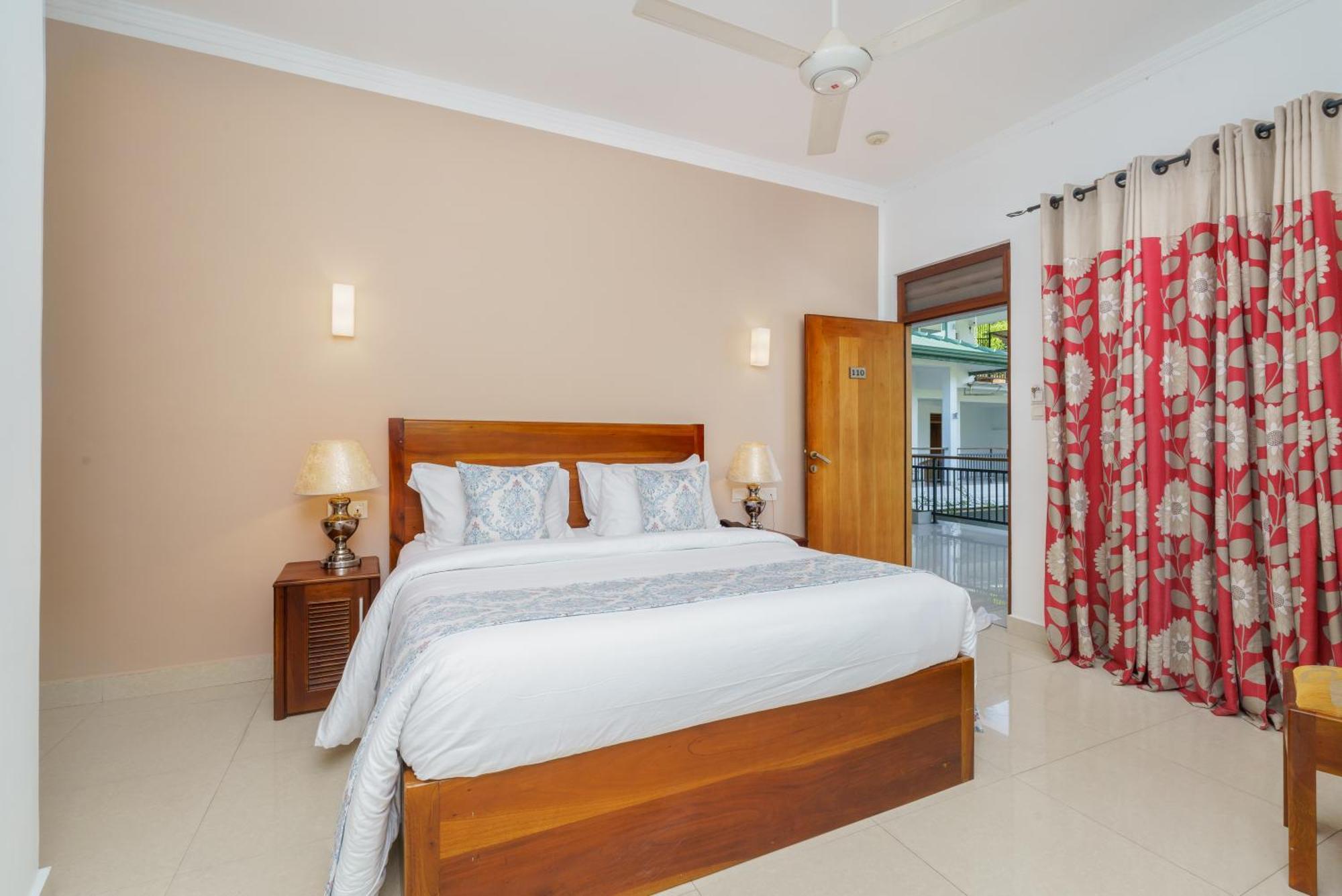 Hotel Travellers Nest Kandy Exterior foto